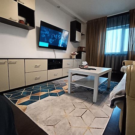 Adrian Home 3 Rooms Apartment Ploieşti Eksteriør billede